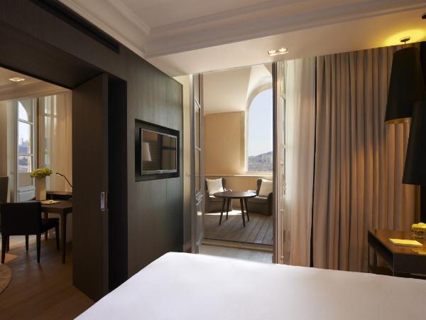 InterContinental Marseille - Hotel Dieu by IHG : photo 4 de la chambre suite junior lit king-size avec terrasse - vue sur port