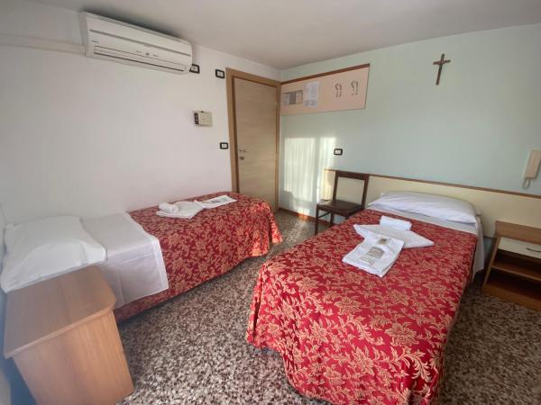 Hotel Nanni Garnì : photo 9 de la chambre chambre lits jumeaux Économique