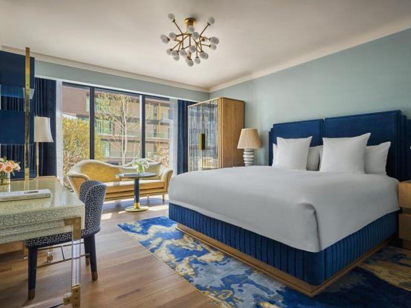 Pendry West Hollywood : photo 4 de la chambre chambre lit king-size pour personnes à mobilité réduite - piazza