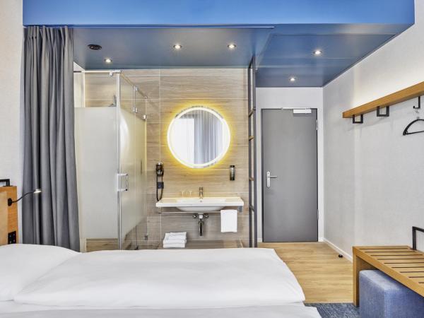 H2 Hotel Düsseldorf Seestern : photo 4 de la chambre chambre lits jumeaux confort