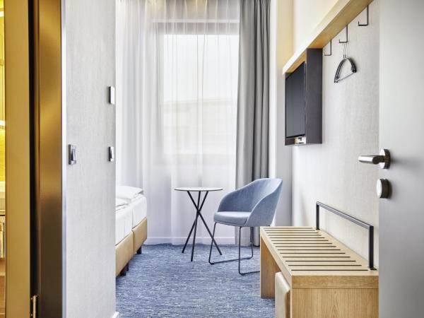 H2 Hotel Düsseldorf Seestern : photo 2 de la chambre chambre double confort