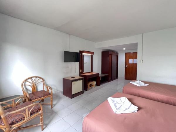 Pure Phuket Residence : photo 3 de la chambre chambre lits jumeaux standard