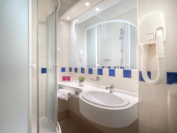 Valamar Diamant Hotel : photo 6 de la chambre room for 4 - hotel