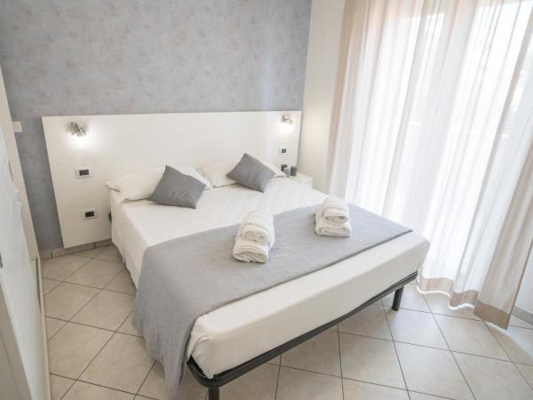 Rimini Bay Suites&Residence : photo 3 de la chambre appartement avec balcon