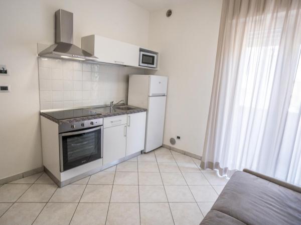 Rimini Bay Suites&Residence : photo 9 de la chambre appartement avec balcon