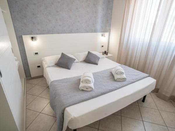 Rimini Bay Suites&Residence : photo 1 de la chambre appartement avec balcon