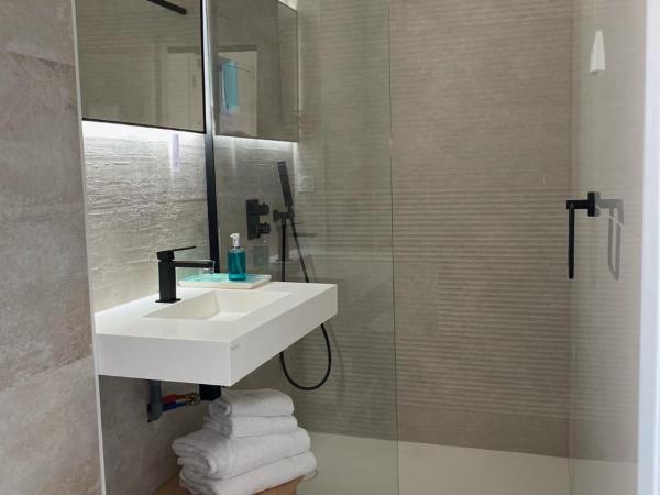 Hotel du Centre - Chez Janie : photo 6 de la chambre chambre double - vue sur mer