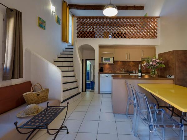 Résidence Vasca d'Oro : photo 4 de la chambre villa prestige 1 chambre avec piscine privée