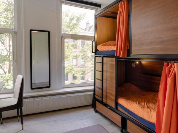 Recharge Hostel : photo 3 de la chambre chambre familiale deluxe