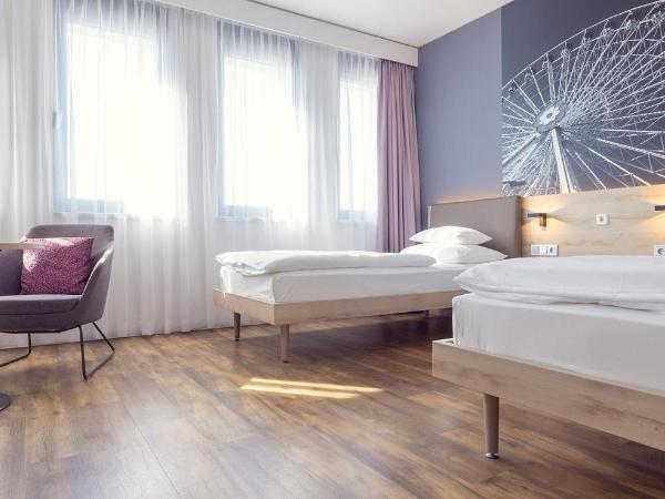 roomz Vienna Prater : photo 2 de la chambre hébergement style roomz - accessible aux personnes à mobilité réduite