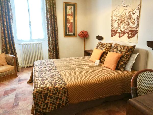Maison Garnier Hôtel de Charme Biarritz : photo 8 de la chambre chambre double supérieure
