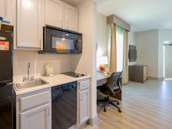Hawthorn Extended Stay by Wyndham Panama City Beach : photo 6 de la chambre suite studio avec 2 lits queen-size - non-fumeurs