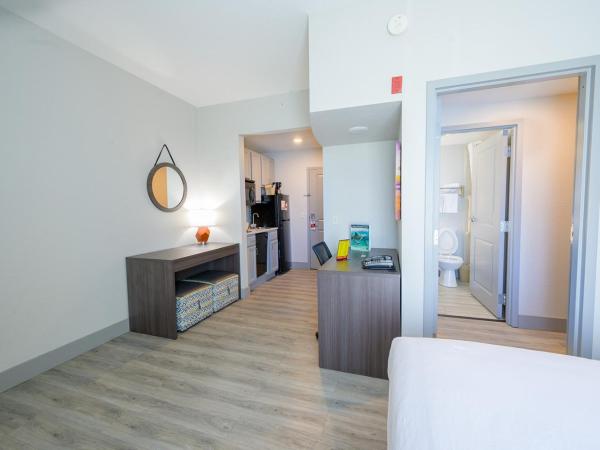 Hawthorn Extended Stay by Wyndham Panama City Beach : photo 2 de la chambre studio lit queen-size - non-fumeurs