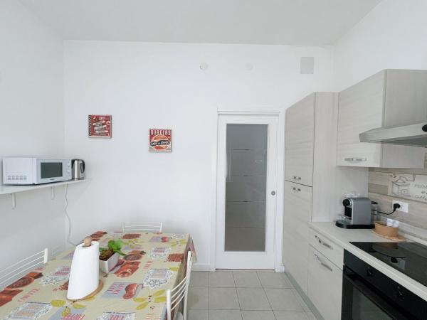 Confortini Rooms SUNDAY : photo 5 de la chambre chambre double avec salle de bains privative extérieure