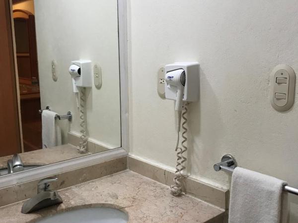 Hotel Aeropuerto : photo 5 de la chambre chambre deluxe (2 adultes + 1 enfant)