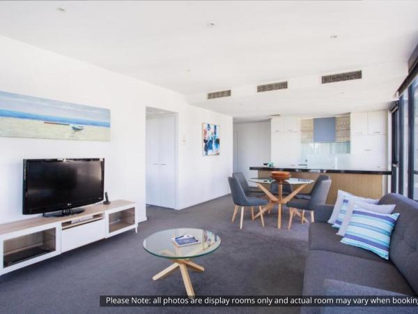 The Sebel Residences Melbourne Docklands Serviced Apartments : photo 7 de la chambre three-bedroom, two bathroom apartment with balcony and water view