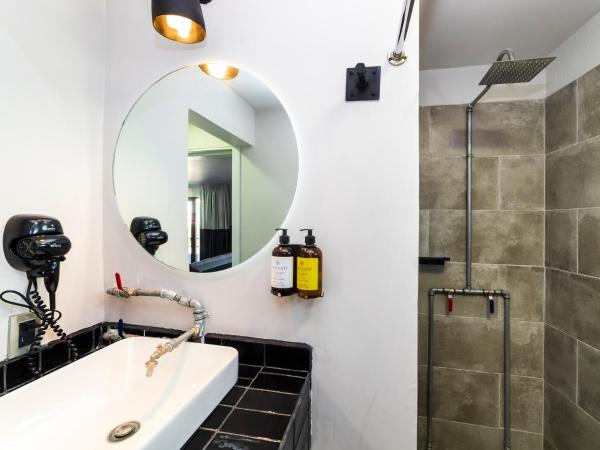 Hotel NEXT : photo 7 de la chambre suite lit king-size