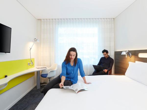 Holiday Inn Express Sydney Macquarie Park, an IHG Hotel : photo 7 de la chambre chambre lit king-size standard