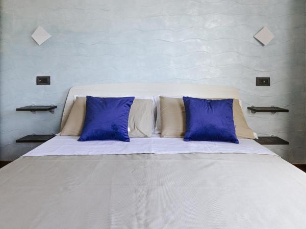 APULIA BLUE APARTEMENTS & B&B : photo 1 de la chambre chambre double avec terrasse