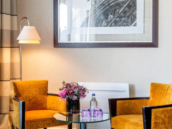 Auteuil Manotel : photo 1 de la chambre chambre familiale (4 adultes)