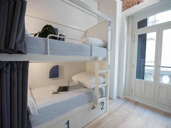room00 Gran Vía Hostel : photo 2 de la chambre lit dans dortoir mixte de 10 lits