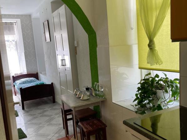 Viktoria : photo 1 de la chambre chambre triple avec salle de bains privative