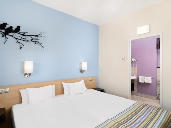Danubius Hotel Marina : photo 2 de la chambre suite avec balcon et climatisation