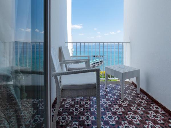 Punta Molino Beach Resort & Thermal Spa : photo 4 de la chambre chambre double supérieure avec balcon