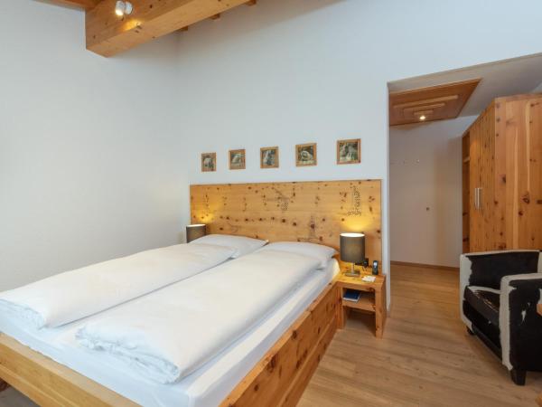Berghotel Randolins : photo 9 de la chambre double room swiss pine