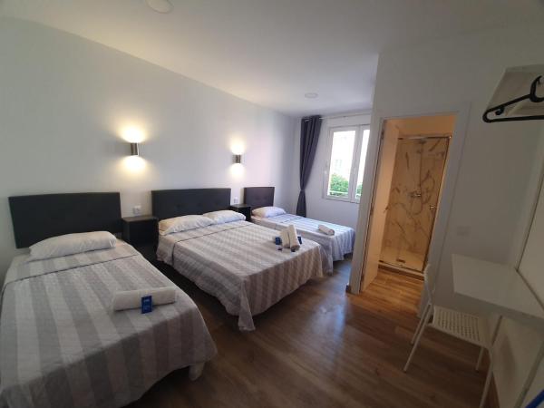 Hostal Vara Madrid : photo 3 de la chambre chambre familiale