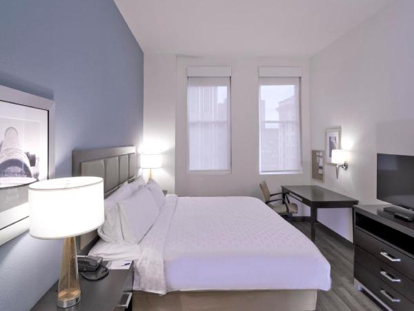 Candlewood Suites Baltimore - Inner Harbor, an IHG Hotel : photo 1 de la chambre suite studio lit king-size