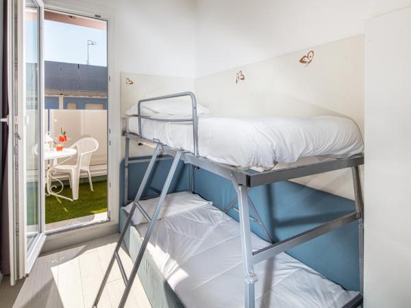 Hotel Alexander : photo 3 de la chambre chambre familiale avec lits superposés (2 adultes + 2 enfants)