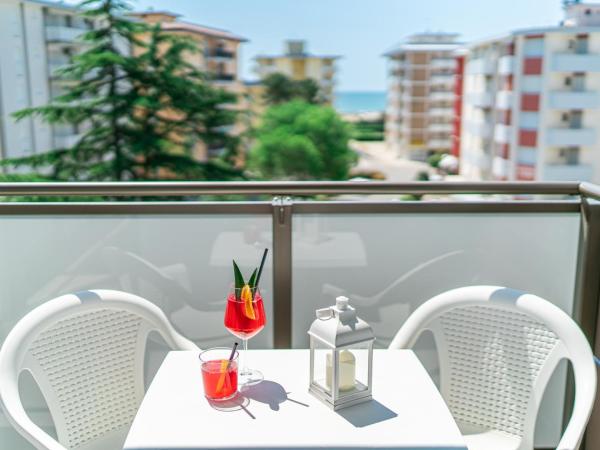 Hotel Alexander : photo 4 de la chambre chambre double - vue sur mer