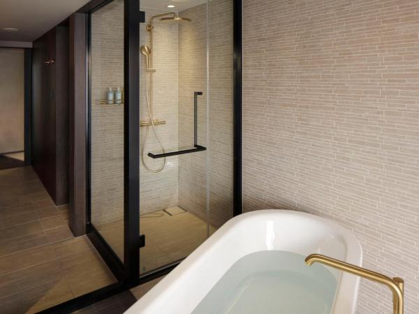 GOOD NATURE HOTEL KYOTO : photo 5 de la chambre suite kawaramachi avec terrasse et accès au salon