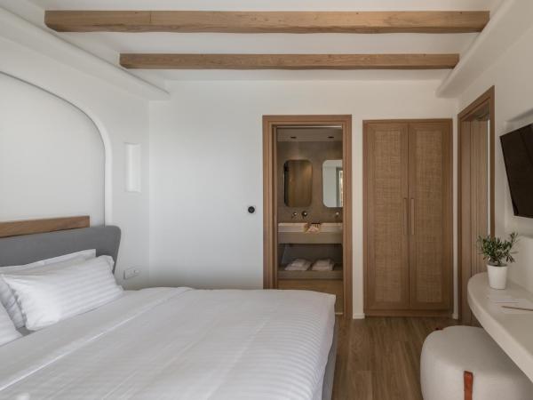Arocaria Mykonos : photo 6 de la chambre suite lit queen-size
