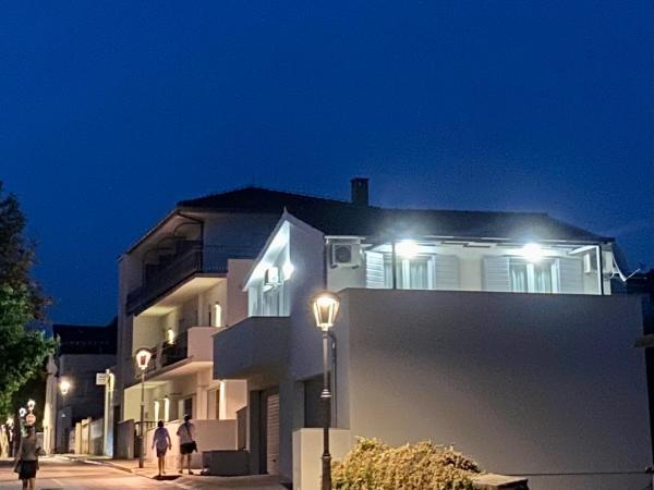 Villa Adria : photo 1 de la chambre comfort three-bedroom holiday home (5 adults) - ive cace 3b street