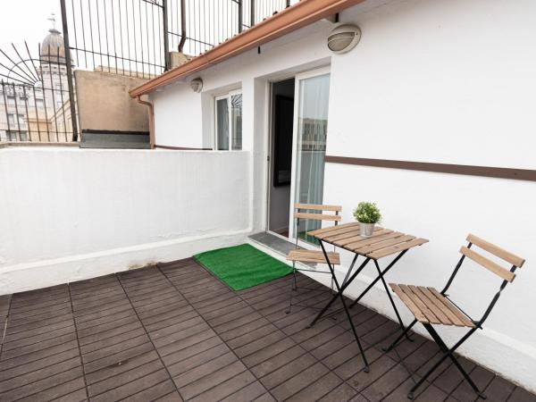 Hotel Alda Zaragoza Independencia : photo 8 de la chambre chambre double ou lits jumeaux supérieure avec terrasse