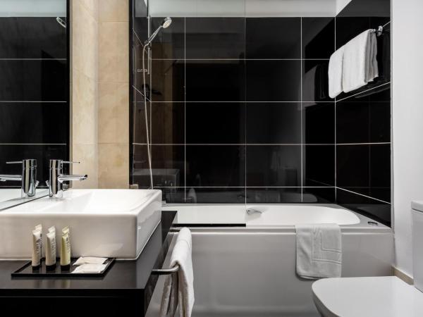 Hotel Luena : photo 7 de la chambre chambre double avec baignoire spa