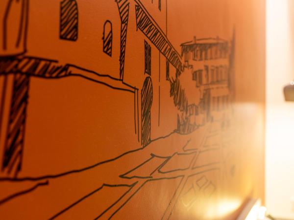 Hôtel restaurant Kyriad Fréjus : photo 9 de la chambre chambre lits jumeaux