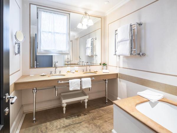 Palazzo Firenze by Baglioni Hotels & Resorts : photo 10 de la chambre chambre familiale