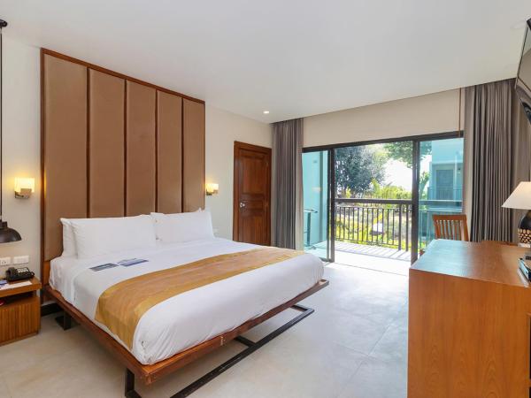 Phi Phi Holiday Resort : photo 2 de la chambre studio coucher du soleil sommet de la colline