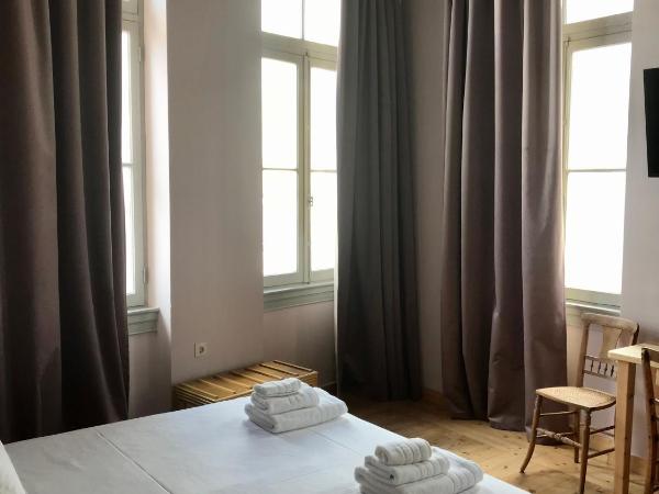 VASILIKON Hotel 1888 the past is present HISTORICAL PRESERVATION MONUMENT : photo 10 de la chambre chambre lit king-size avec balcon