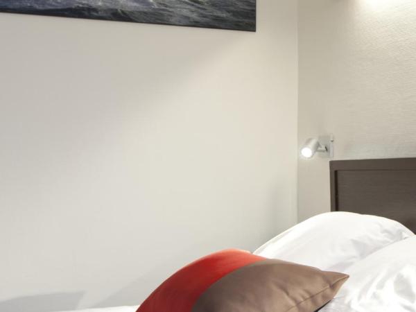 Logis Hotel Chateaubriand : photo 8 de la chambre chambre double
