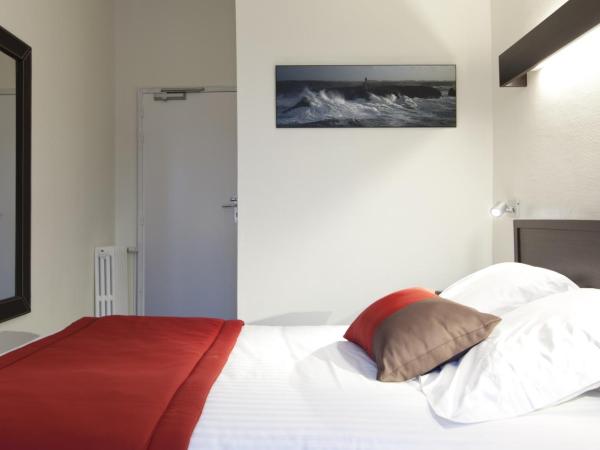Logis Hotel Chateaubriand : photo 7 de la chambre chambre double