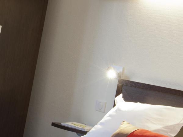 Logis Hotel Chateaubriand : photo 5 de la chambre chambre double