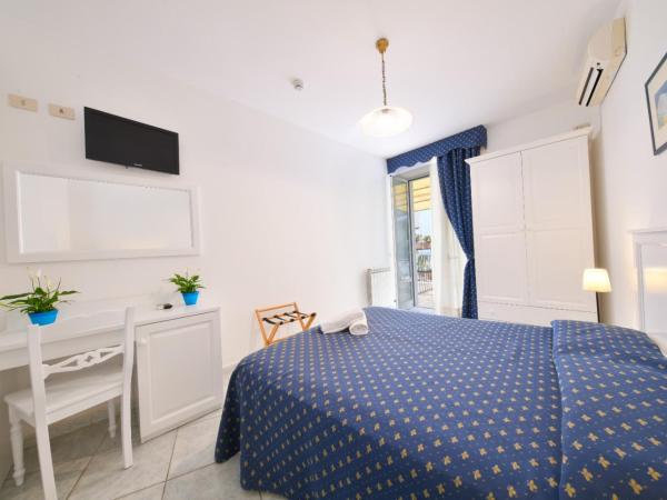 Hotel Noris : photo 5 de la chambre chambre double avec balcon