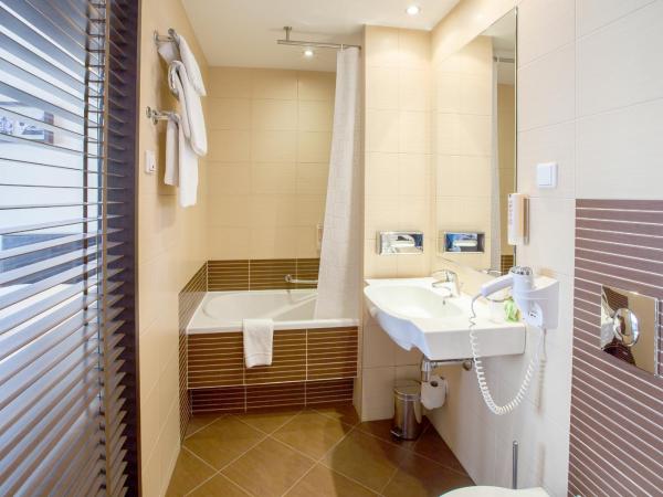 Qubus Hotel Łódź : photo 4 de la chambre chambre lits jumeaux