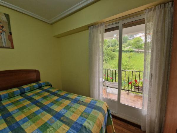 Pensión Tximistarri : photo 3 de la chambre chambre lits jumeaux avec salle de bains commune