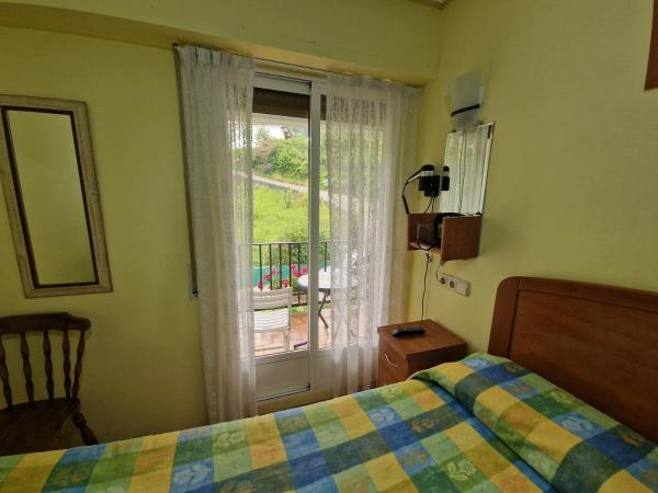 Pensión Tximistarri : photo 2 de la chambre chambre simple avec salle de bains commune