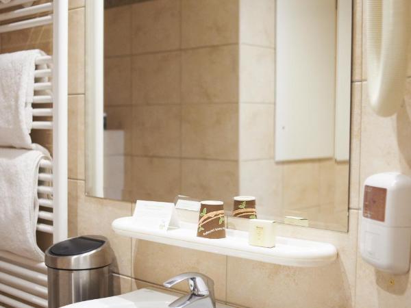 Logis Hôtel Duquesne : photo 4 de la chambre chambre triple